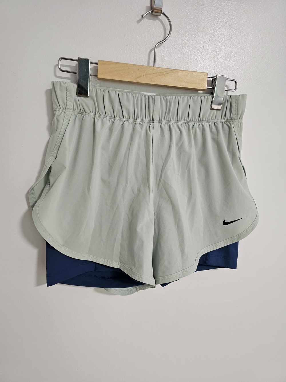 Nike Women's Light Sage Running Shorts Navy Liner Dri-fit Size Small